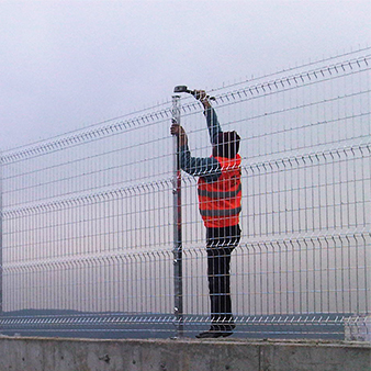 panel çit, tel çit, dikenli tel, jiletli tel, ferforje uygulamaları, beton direkler, profil çit direkleri, örgülü kafes tel, izmit panel çit, kocaeli panel çit, panel çit uygulamaları